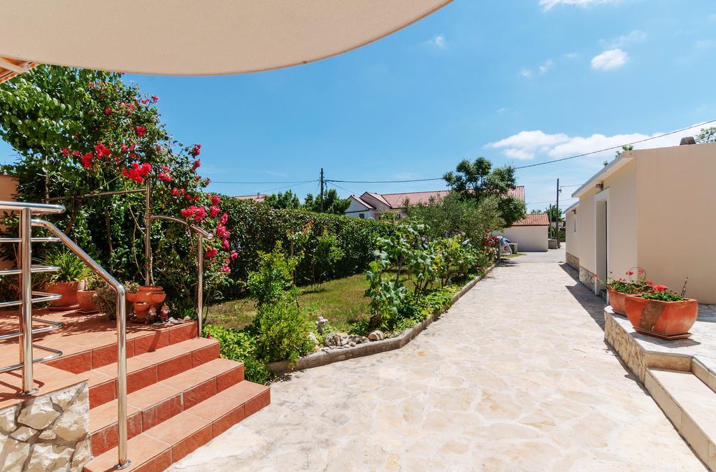Apartments Jadranka Привлака Екстериор снимка