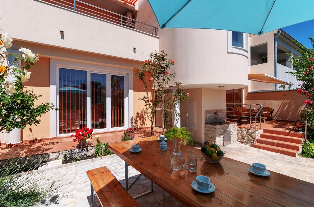 Apartments Jadranka Привлака Екстериор снимка