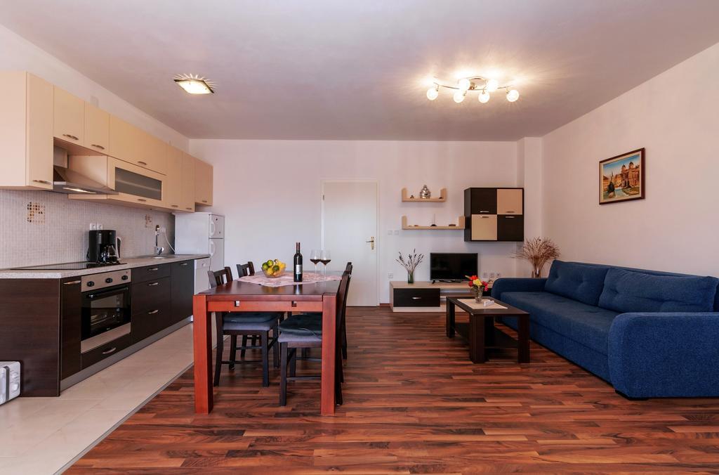 Apartments Jadranka Привлака Екстериор снимка