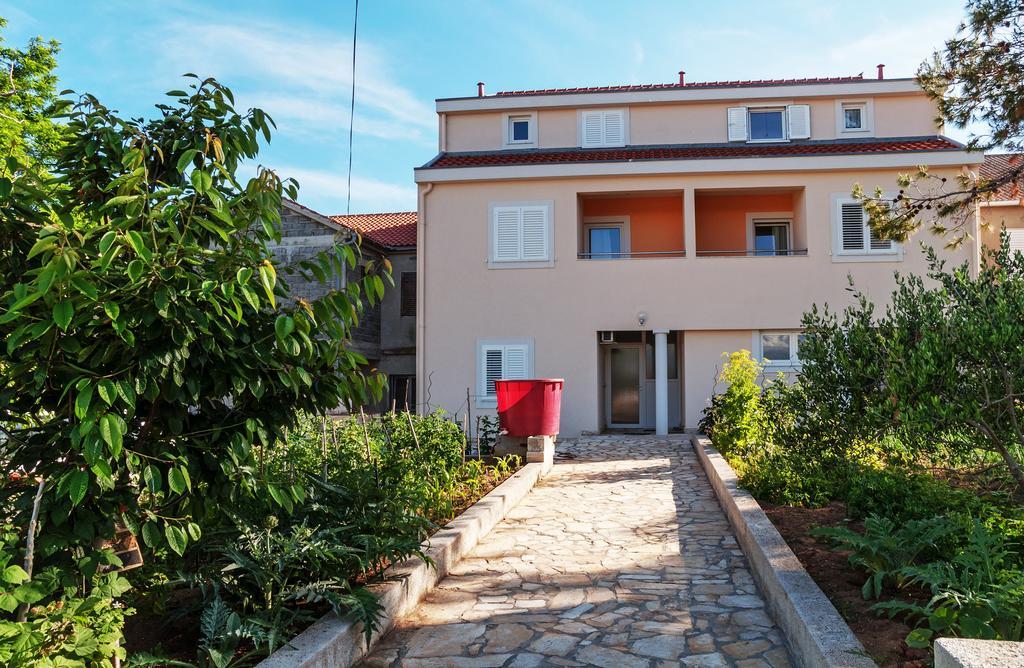Apartments Jadranka Привлака Екстериор снимка